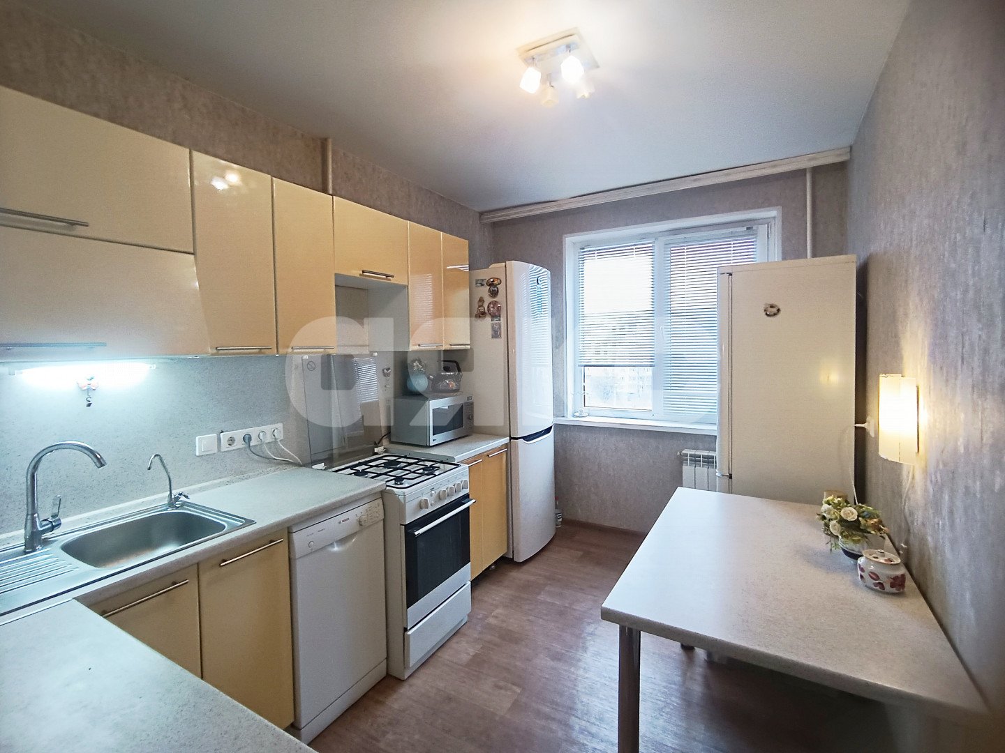 Фото №9: 2-комнатная квартира <span class="whitespace-nowrap">52 м²</span>, <span class="whitespace-nowrap">7/9 эт.</span> - Волгоград, Дзержинский, 132-й, р. Семь Ветров, ул. 8-й Воздушной Армии, 34