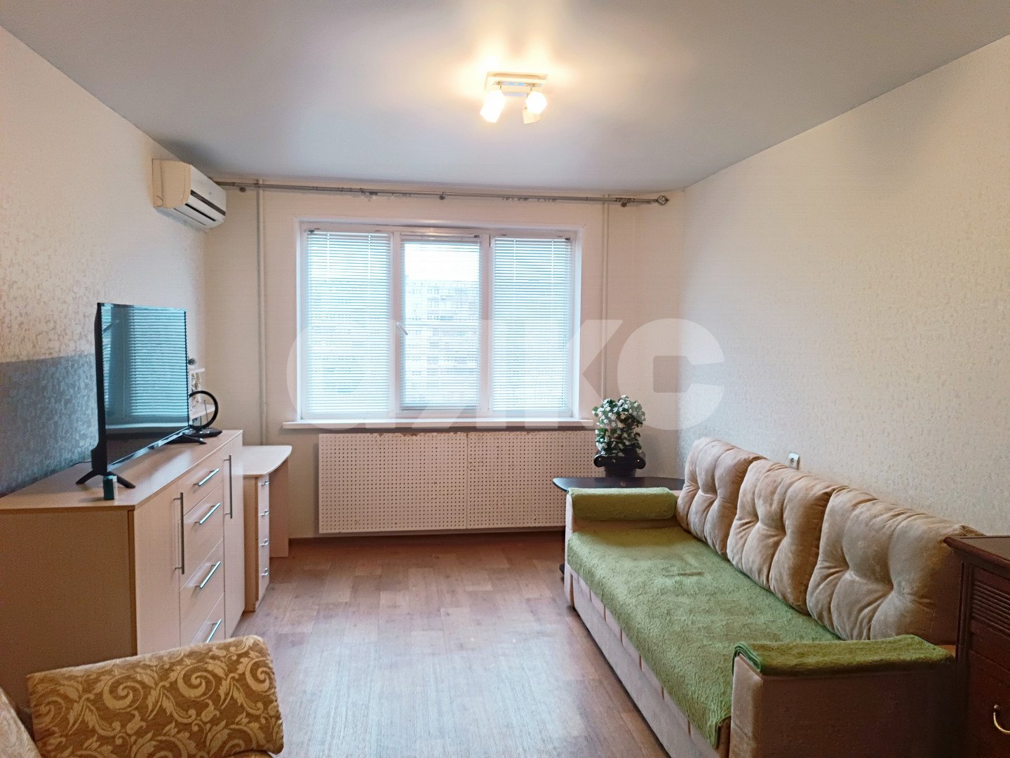 Фото №3: 2-комнатная квартира <span class="whitespace-nowrap">52 м²</span>, <span class="whitespace-nowrap">7/9 эт.</span> - Волгоград, Дзержинский, 132-й, р. Семь Ветров, ул. 8-й Воздушной Армии, 34