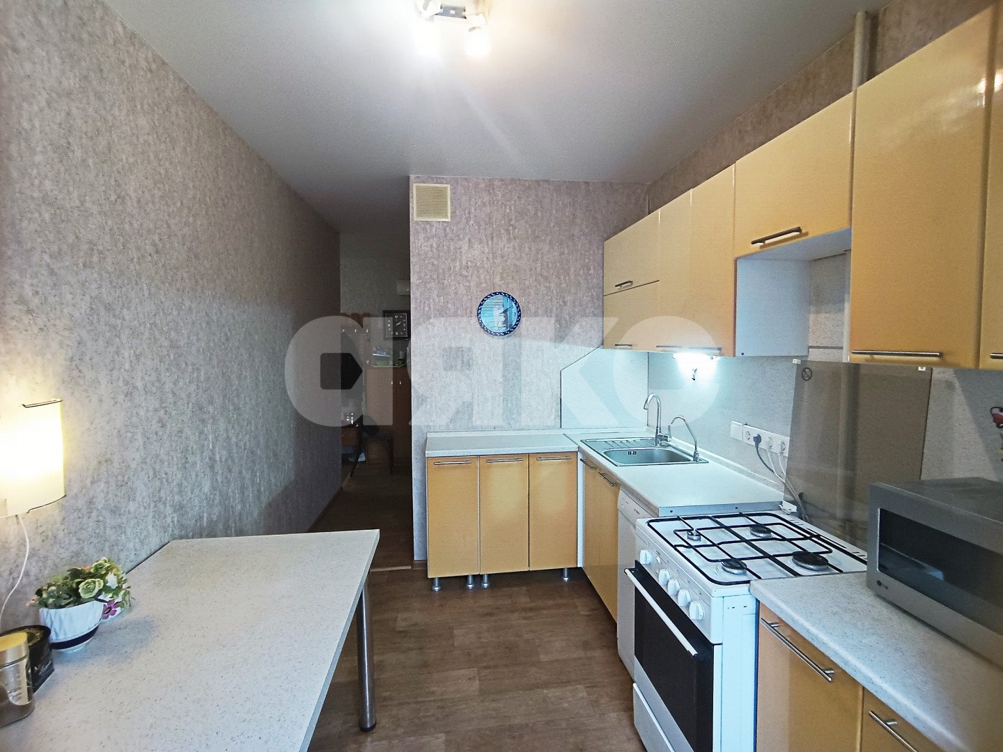 Фото №10: 2-комнатная квартира <span class="whitespace-nowrap">52 м²</span>, <span class="whitespace-nowrap">7/9 эт.</span> - Волгоград, Дзержинский, 132-й, р. Семь Ветров, ул. 8-й Воздушной Армии, 34