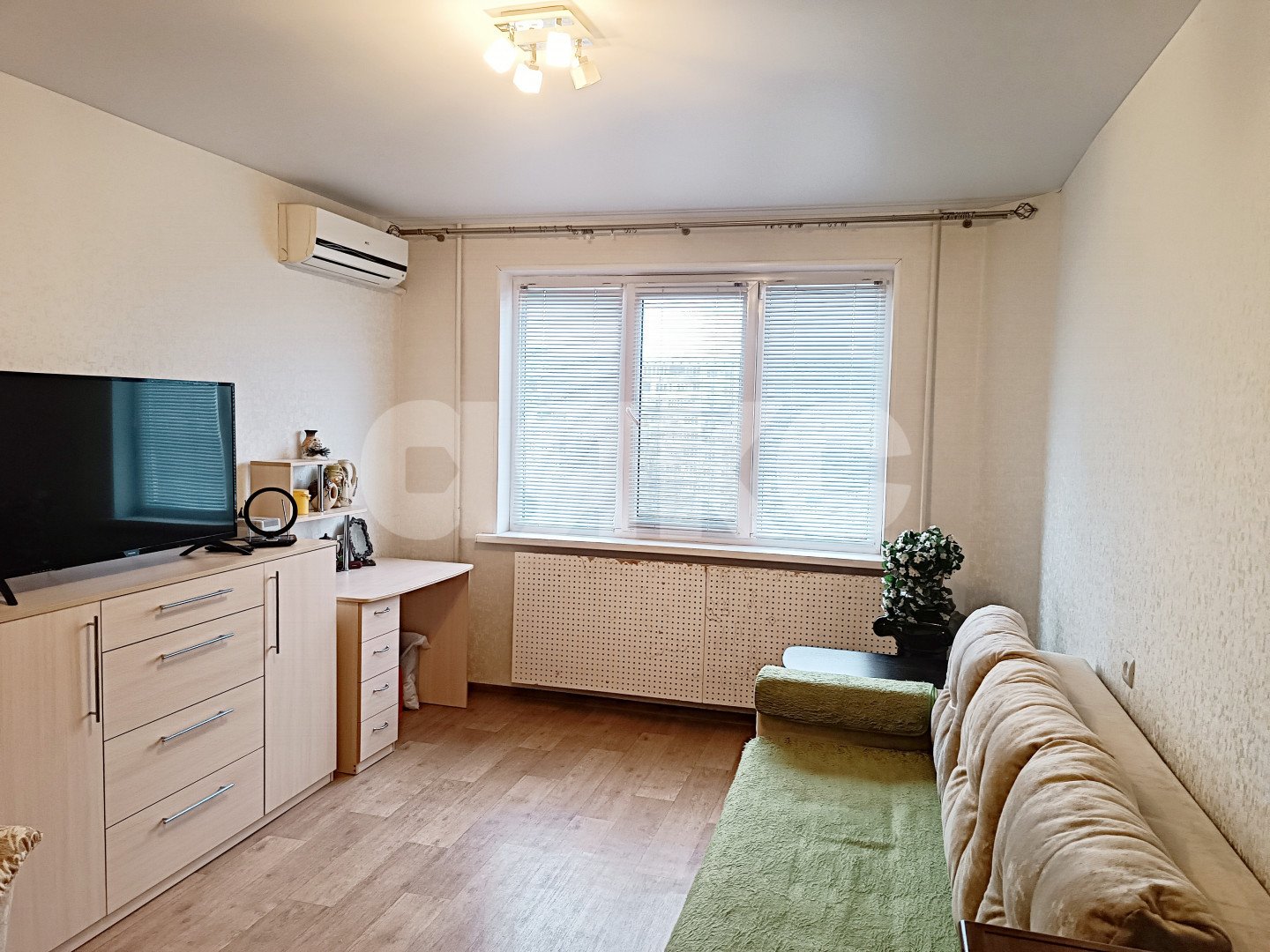 Фото №2: 2-комнатная квартира <span class="whitespace-nowrap">52 м²</span>, <span class="whitespace-nowrap">7/9 эт.</span> - Волгоград, Дзержинский, 132-й, р. Семь Ветров, ул. 8-й Воздушной Армии, 34
