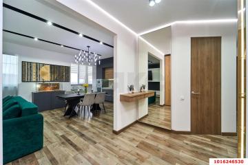 Фото №1: 3-комнатная квартира 105 м² - Краснодар, мкр. Центральный, ул. Суворова, 53