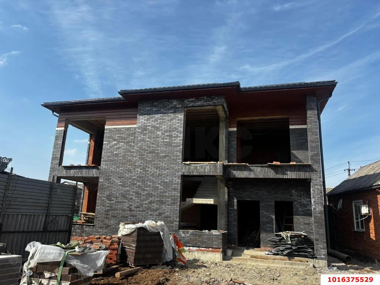 Фото №2: Дом 227 м² + 5 сот. - Яблоновский, ул. Первомайская, 1А