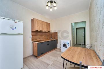 Фото №2: 1-комнатная квартира 40 м² - Краснодар, мкр. жилой комплекс Времена года, ул. Петра Метальникова, 5к1