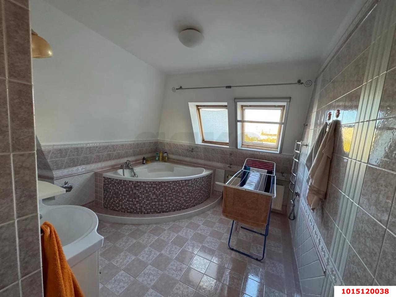 Фото №16: 5+-комнатная квартира 144 м² - Краснодар, Карасунский внутригородской округ, мкр. Комсомольский, ул. Сормовская, 167/1