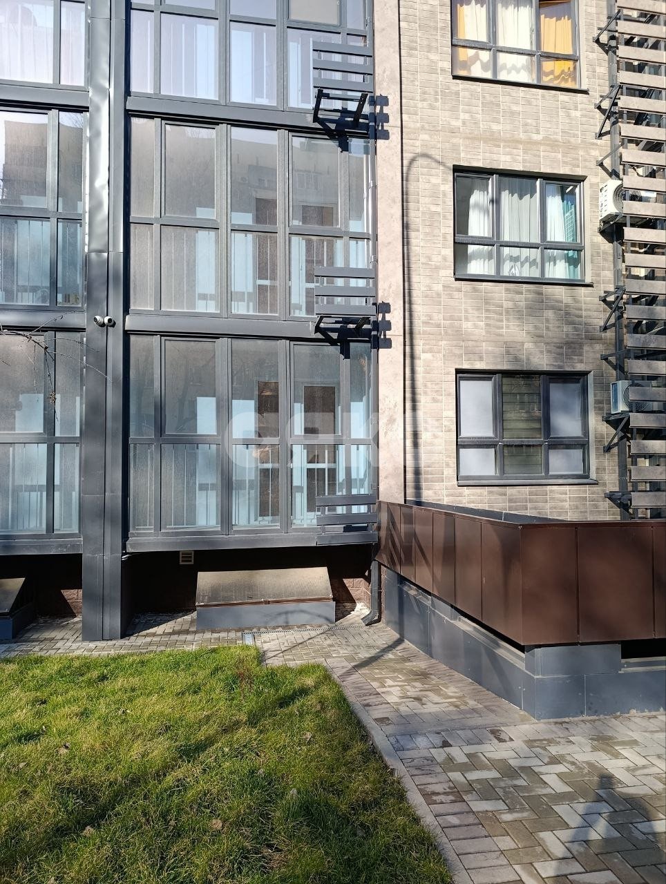 Фото №6: Коммерция 19 м² - Мариуполь, Жовтневый, мкр. ЖК Ленинградский квартал, пр-кт Металлургов, 81А