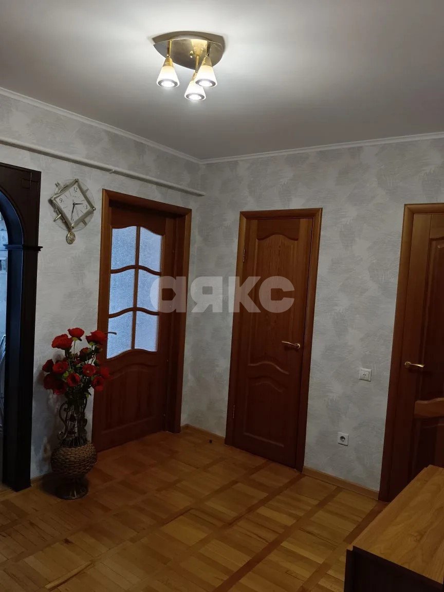 Фото №7: 3-комнатная квартира 58 м² - Майкоп, ул. Кольцова, 110