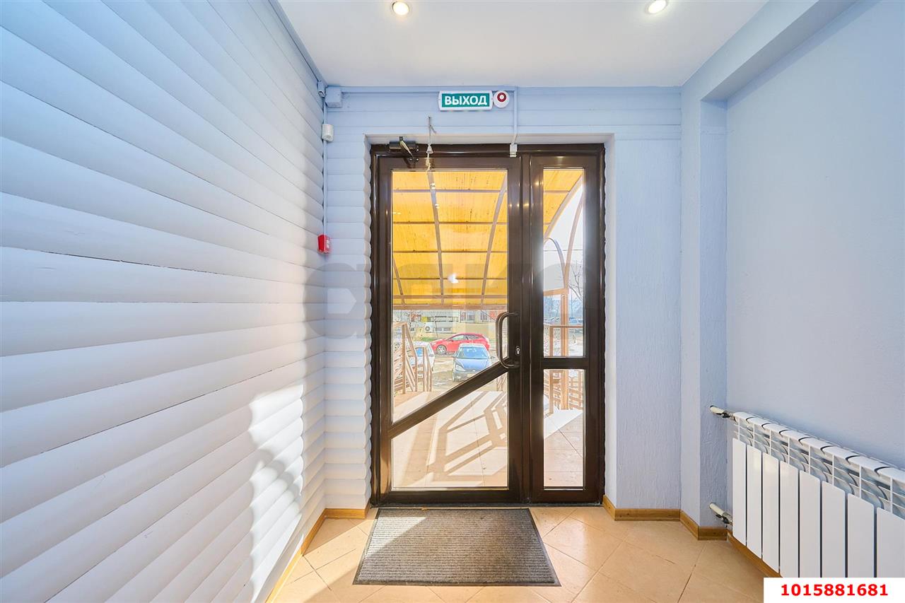 Фото №3: Торговое помещение 225 м² - Краснодар, Западный внутригородской округ, мкр. Юбилейный, ул. Рождественская набережная, 11