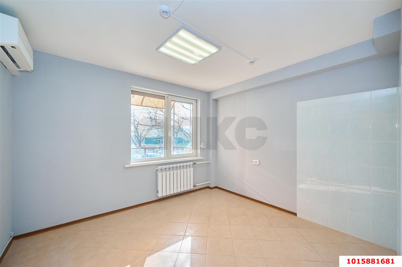 Фото №8: Торговое помещение 225 м² - Краснодар, Западный внутригородской округ, мкр. Юбилейный, ул. Рождественская набережная, 11