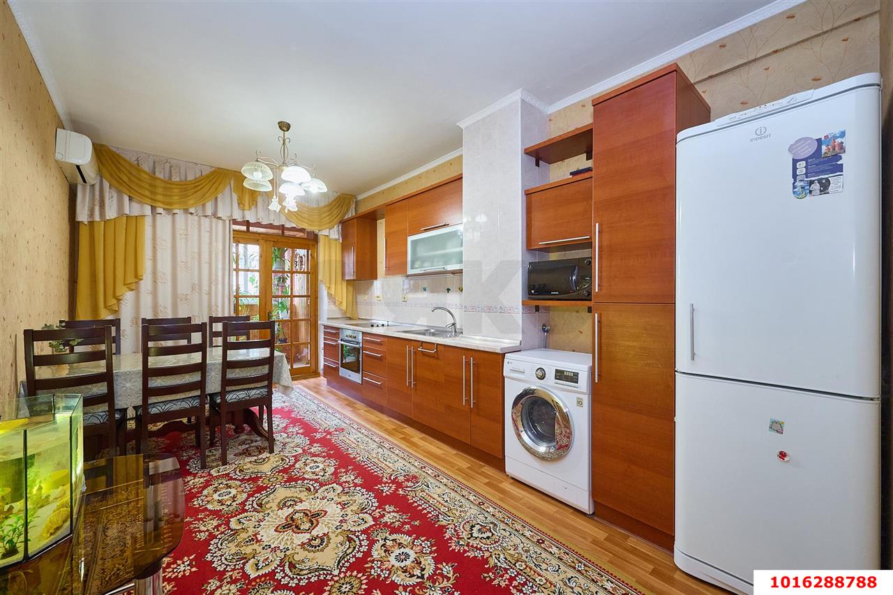 Фото №1: 3-комнатная квартира 90 м² - Краснодар, Юбилейный, мкр. Западный внутригородской округ, пр-кт Чекистов, 42