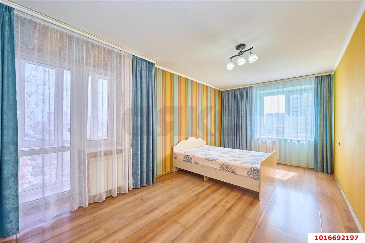 Фото №8: 3-комнатная квартира 88 м² - Краснодар, Западный внутригородской округ, мкр. Юбилейный, пр-кт Чекистов, 33