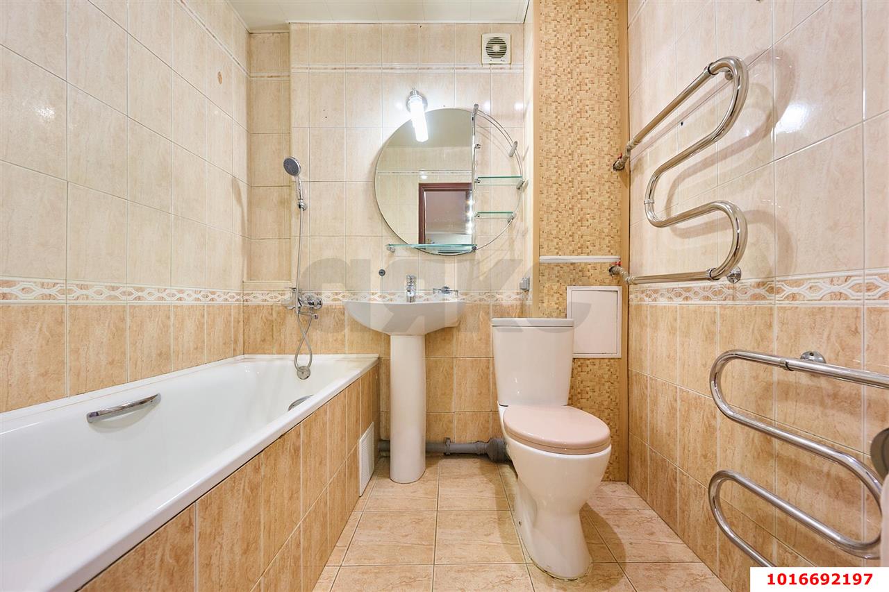 Фото №16: 3-комнатная квартира 88 м² - Краснодар, Западный внутригородской округ, мкр. Юбилейный, пр-кт Чекистов, 33