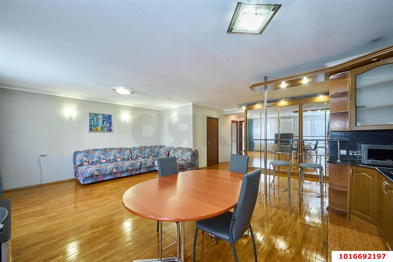 Фото №6: 3-комнатная квартира 88 м² - Краснодар, Западный внутригородской округ, мкр. Юбилейный, пр-кт Чекистов, 33