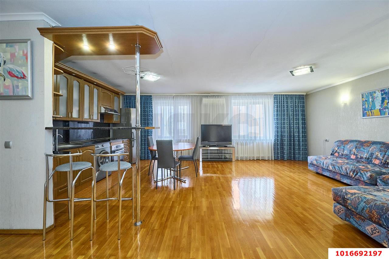 Фото №1: 3-комнатная квартира 88 м² - Краснодар, Западный внутригородской округ, мкр. Юбилейный, пр-кт Чекистов, 33