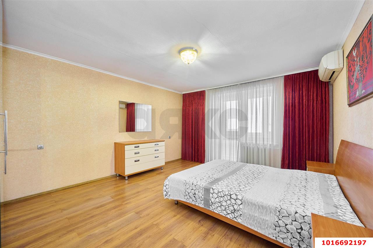 Фото №12: 3-комнатная квартира 88 м² - Краснодар, Западный внутригородской округ, мкр. Юбилейный, пр-кт Чекистов, 33