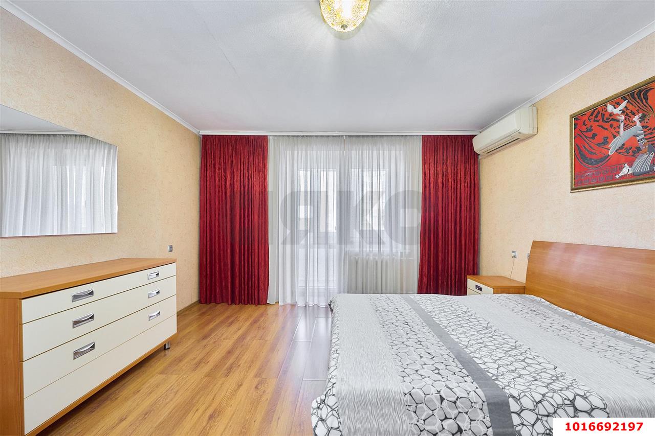 Фото №11: 3-комнатная квартира 88 м² - Краснодар, Западный внутригородской округ, мкр. Юбилейный, пр-кт Чекистов, 33