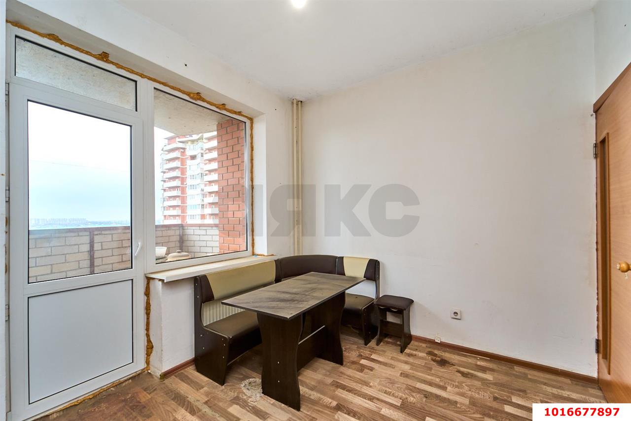 Фото №10: 2-комнатная квартира 74 м² - Краснодар, Прикубанский внутригородской округ, Завод Радиоизмерительных Приборов, Калинино, мкр. квартал Народный, пер. Ленинский, 20/1к9