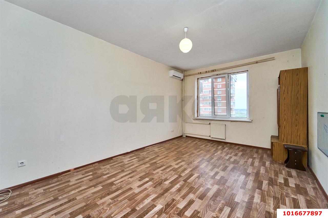 Фото №2: 2-комнатная квартира 74 м² - Краснодар, Прикубанский внутригородской округ, Завод Радиоизмерительных Приборов, Калинино, мкр. квартал Народный, пер. Ленинский, 20/1к9