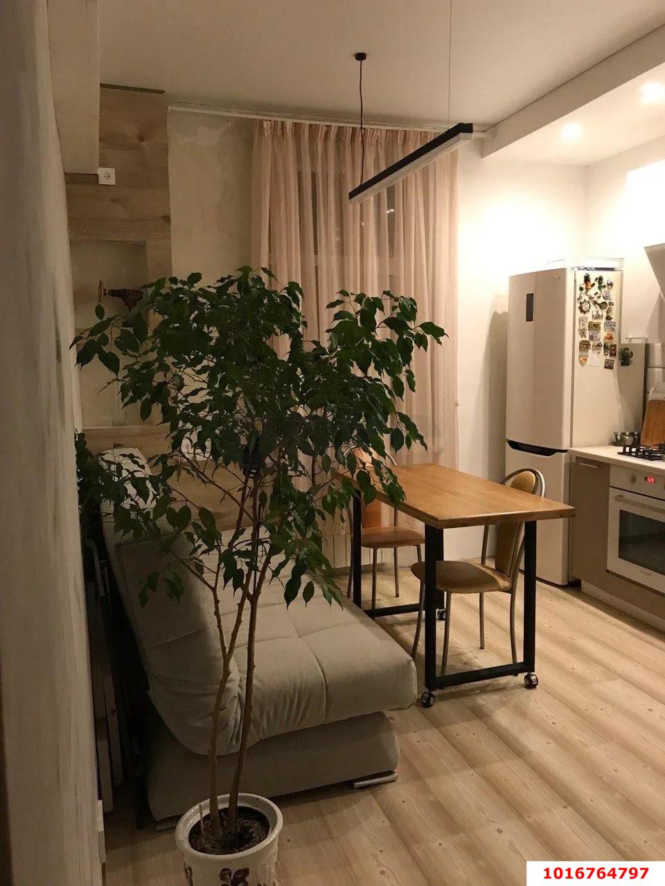 Фото №1: 2-комнатная квартира 60 м² - Краснодар, ул. Красная, 147