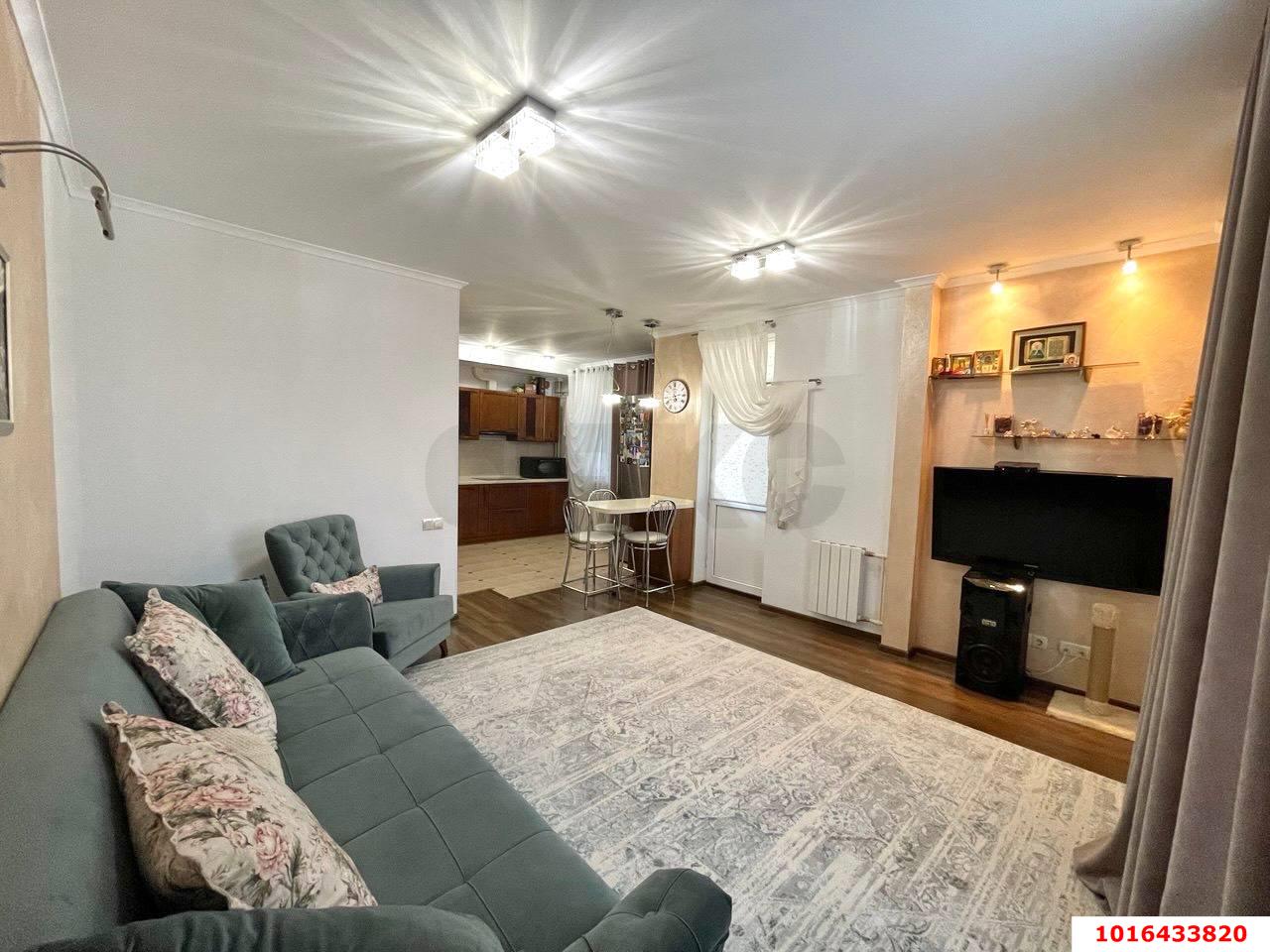 Фото №1: 3-комнатная квартира 72 м² - Краснодар, Карасунский внутригородской округ, мкр. Гидростроителей, ул. Невкипелого, 2