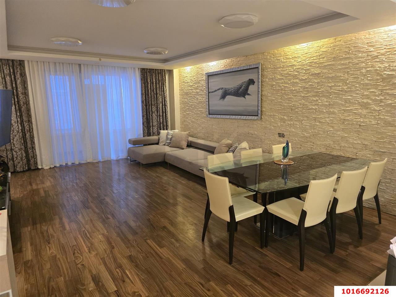 Фото №1: 3-комнатная квартира 110 м² - Краснодар, Прикубанский внутригородской округ, Отделение № 1 совхоза Солнечный, мкр. Фестивальный, ул. Атарбекова, 7