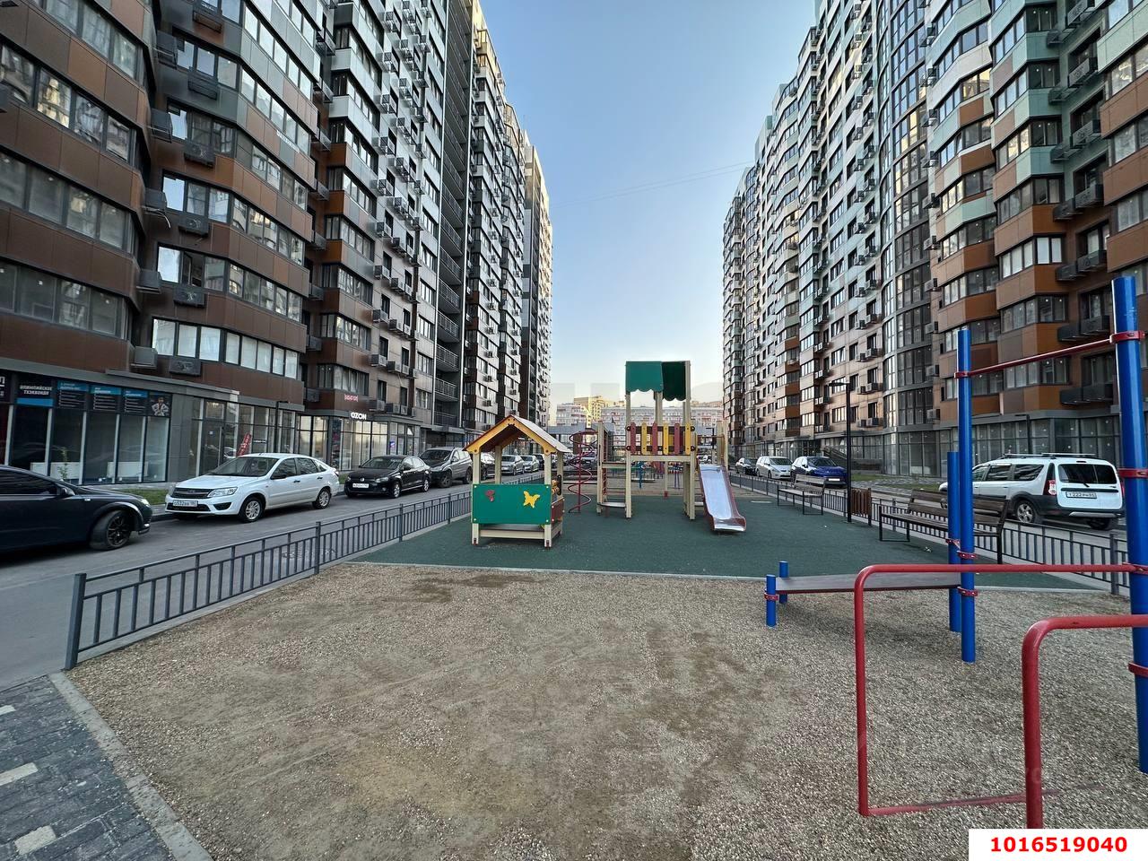 Фото №3: 2-комнатная квартира 65 м² - Краснодар, Прикубанский внутригородской округ, Россинского, мкр. жилой комплекс Россинский Парк, ул. Командорская, 15/1