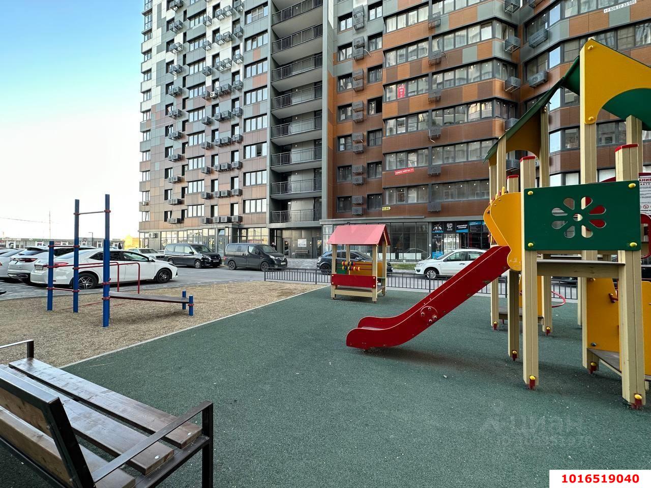 Фото №1: 2-комнатная квартира 65 м² - Краснодар, Прикубанский внутригородской округ, Россинского, мкр. жилой комплекс Россинский Парк, ул. Командорская, 15/1