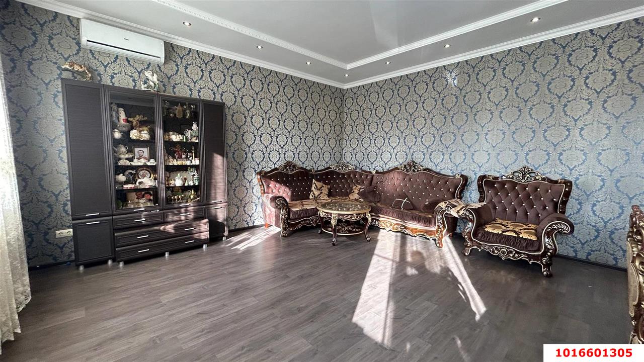 Фото №1: Дом 264 м² + 10 сот. - Южный, ул. Восточная, 42