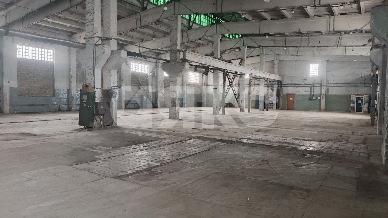 Фото №3: Коммерция 1200 м² - Луганск, р. Артёмовский, ул. Лутугинская, 1Л