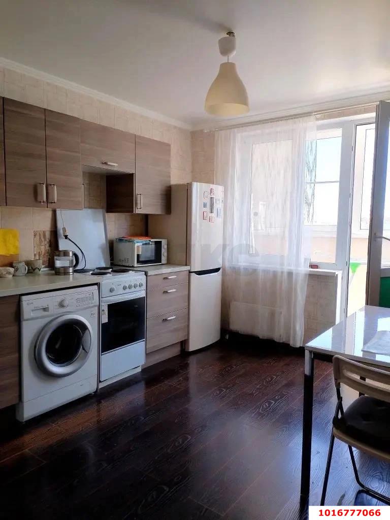 Фото №1: 1-комнатная квартира 38 м² - Краснодар, Прикубанский внутригородской округ, Фестивальный, мкр. Солнечный, ул. Архитектора Ишунина, 7