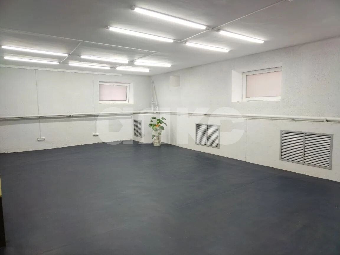 Фото №3: Коммерция <span class="whitespace-nowrap">311 м²</span>, <span class="whitespace-nowrap">-1/4 эт.</span> - Волгоград, Дзержинский, п. Ангарский, ул. Бурейская, 12