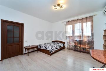 Фото №1: 1-комнатная квартира 45 м² - Краснодар, мкр. Завод Измерительных Приборов, ул. Зиповская, 3/4