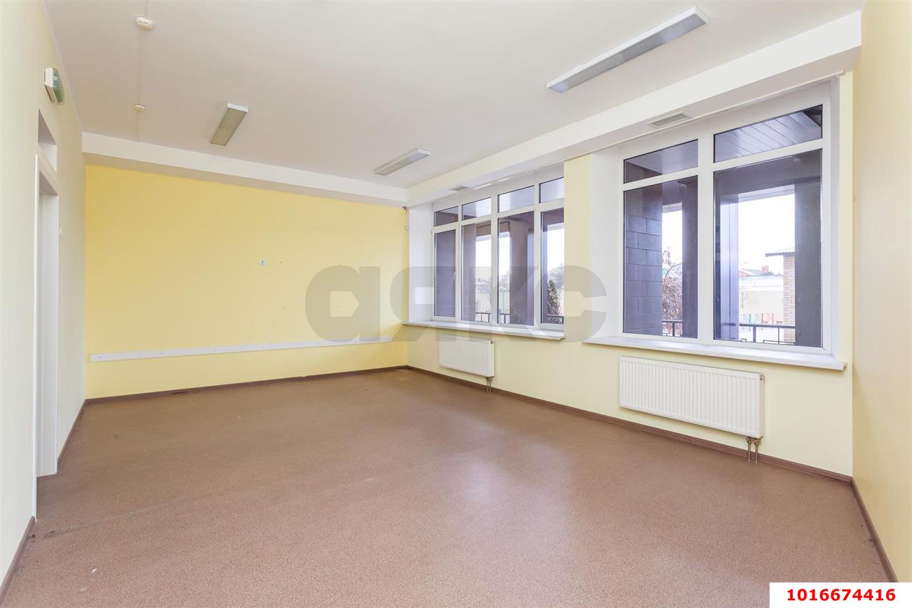 Фото №6: Коммерция 248 м² - Краснодар, Западный внутригородской округ, Фестивальный, мкр. жилой комплекс Триумф, ул. имени П.М. Гаврилова, 27