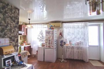Фото №1: 2-комнатная квартира <span class="whitespace-nowrap">45 м²</span>, <span class="whitespace-nowrap">3/5 эт.</span> - Волгоград, мкр. 220-й, ул. Мариупольская, 10