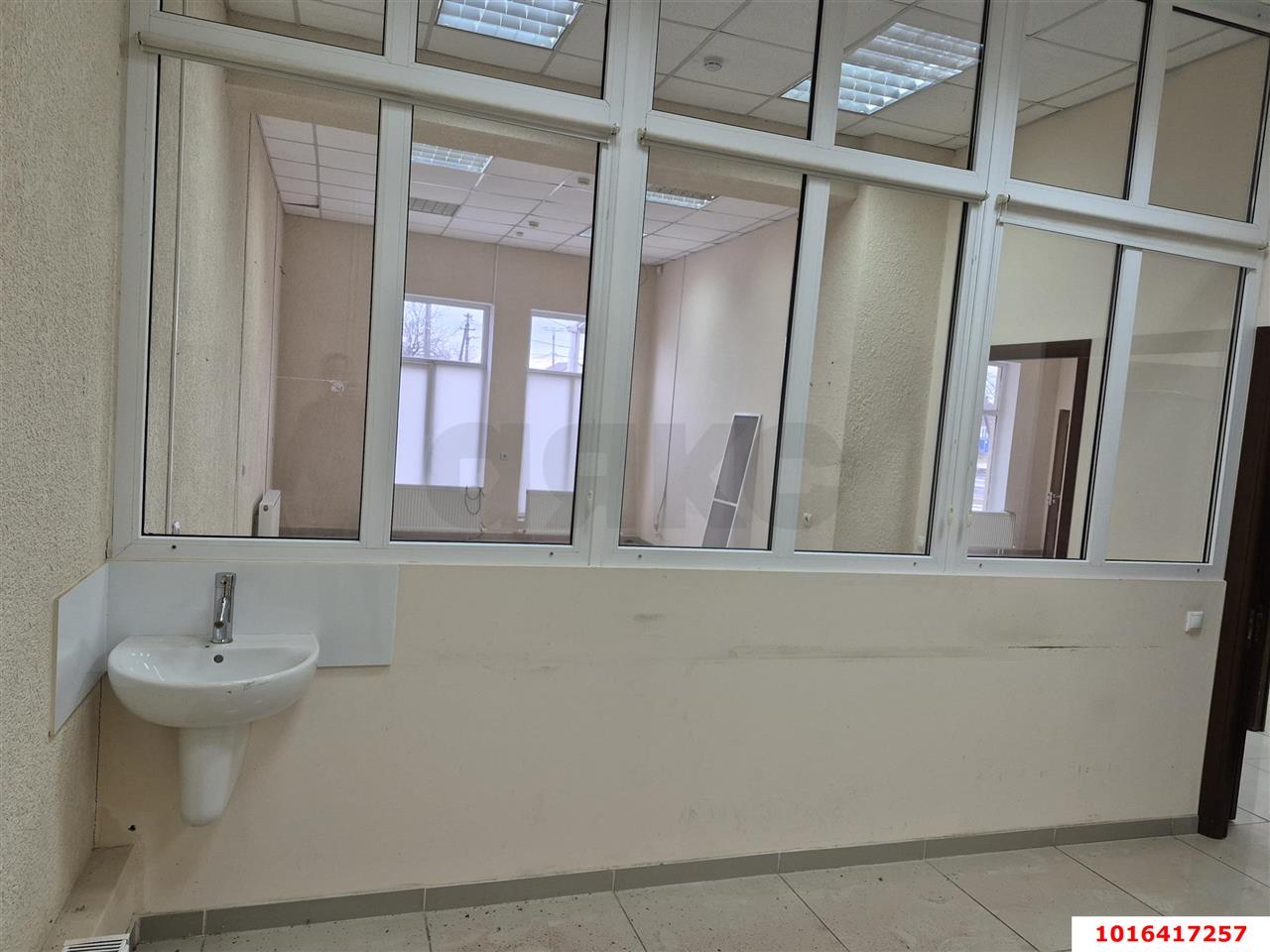 Фото №12: Коммерция 214 м² - Усть-Лабинск, мкр. Вольная, ул. Красноармейская, 568А