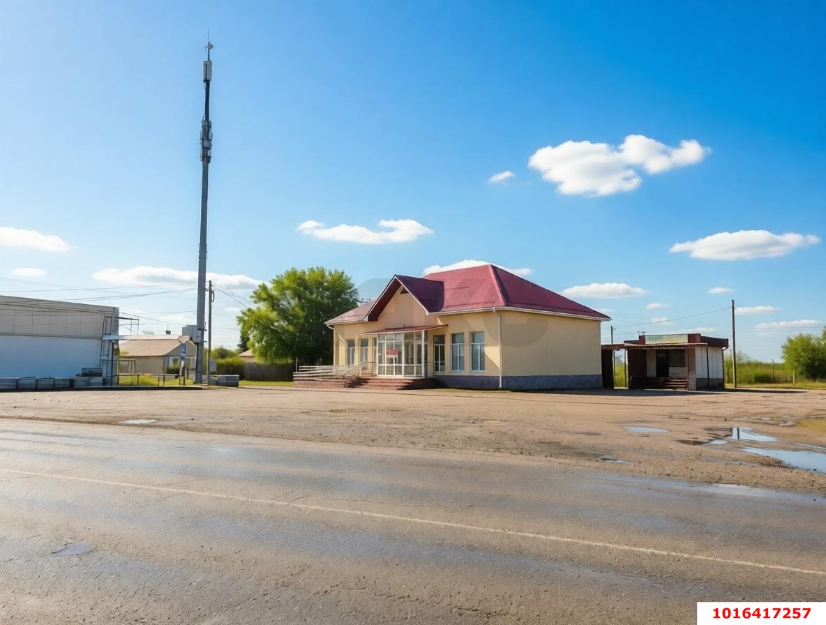 Фото №2: Коммерция 214 м² - Усть-Лабинск, мкр. Вольная, ул. Красноармейская, 568А