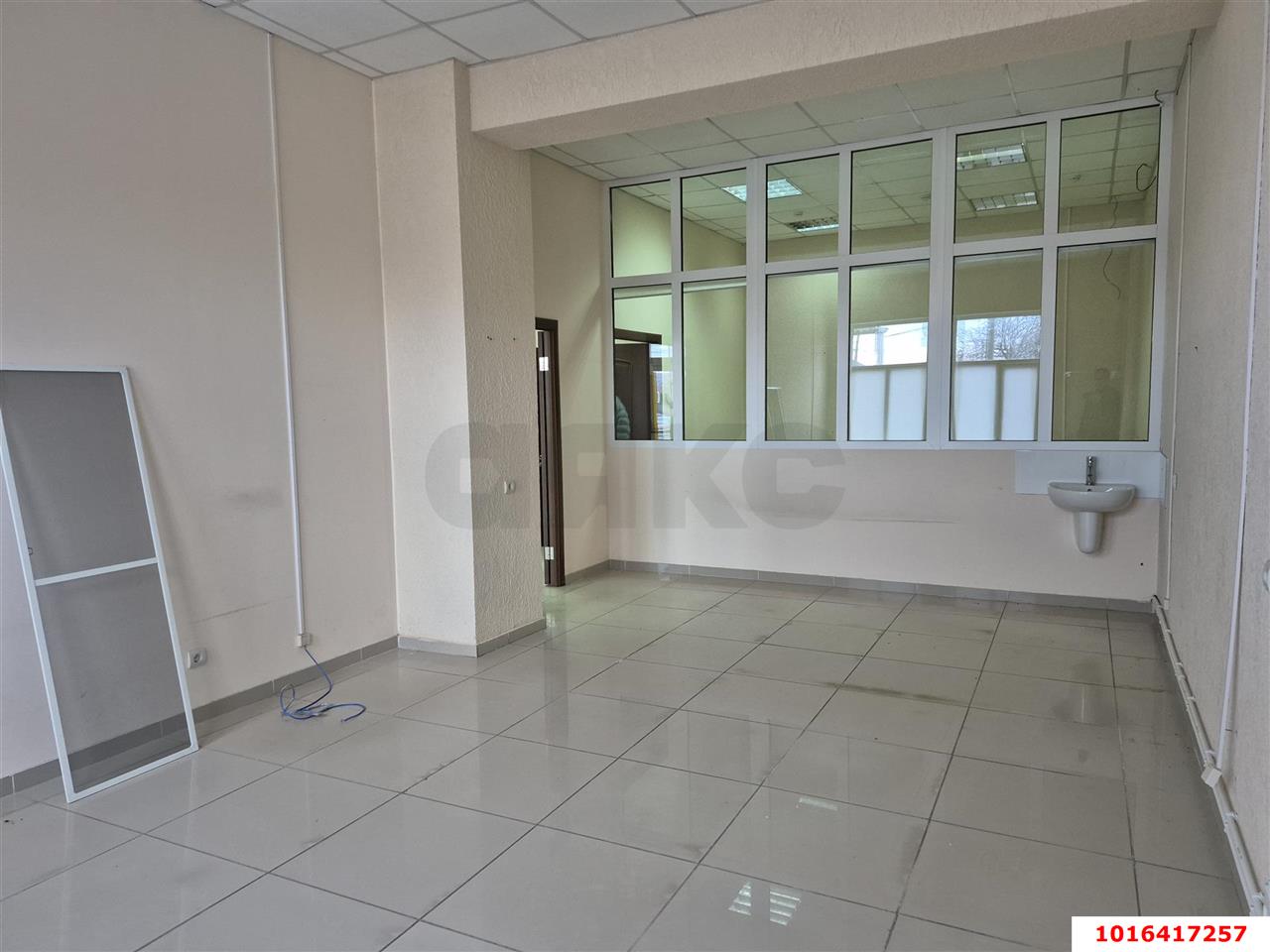 Фото №6: Коммерция 214 м² - Усть-Лабинск, мкр. Вольная, ул. Красноармейская, 568А