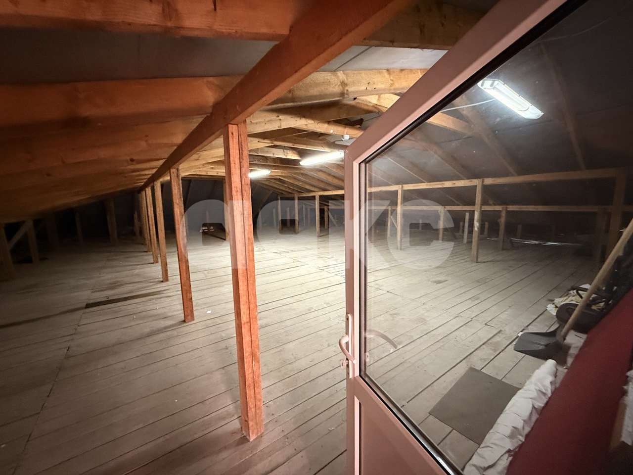 Фото №22: Коммерция 714 м² - Кореновск, мкр. 2-й квартал, ул. Красная, 57