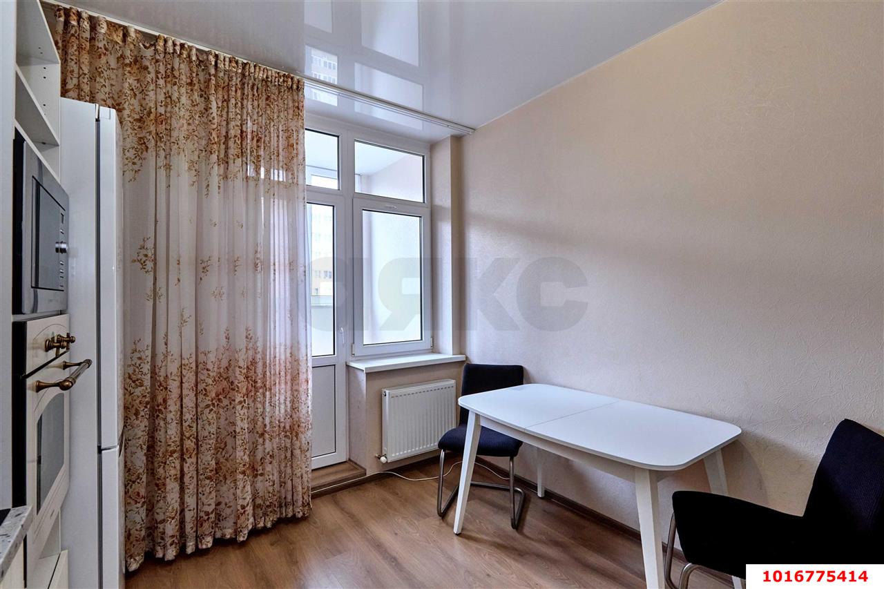 Фото №2: 1-комнатная квартира 41 м² - Краснодар, ЖК Керченский, Прикубанский внутригородской округ, Панорама, мкр. жилой комплекс Керченский, ул. им. Героя Сарабеева В.И., 5/4