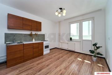 Фото №1: 2-комнатная квартира 64 м² - Краснодар, мкр. Прикубанский внутригородской округ, ул. Дубравная, 17