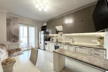 Фото №1: 2-комнатная квартира 82 м² - Краснодар, мкр. жилой комплекс Черёмушки, ул. Кубанская, 45к3