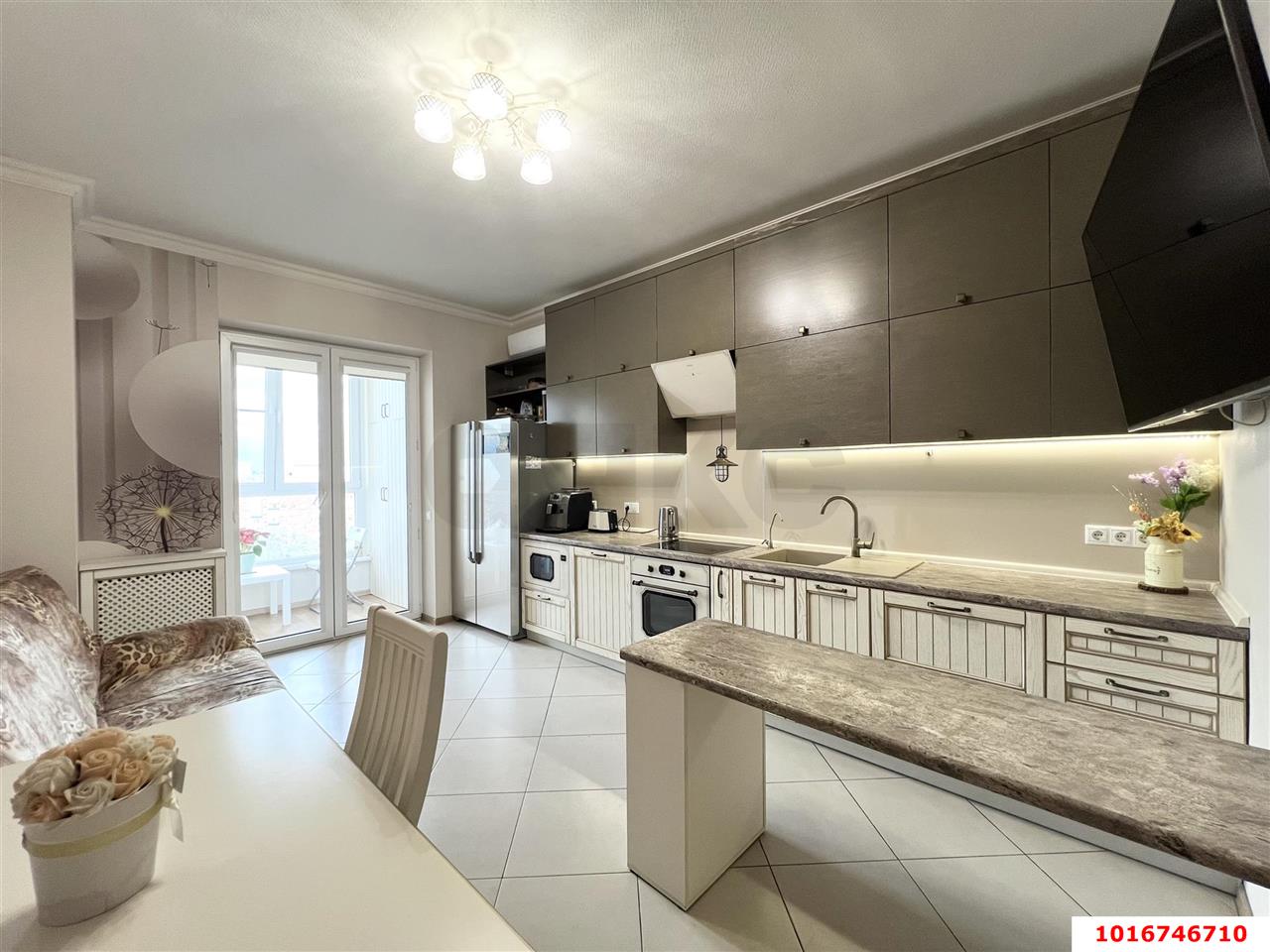 Фото №1: 2-комнатная квартира 82 м² - Краснодар, Центральный внутригородской округ, Черёмушки, мкр. жилой комплекс Черёмушки, ул. Кубанская, 45к3