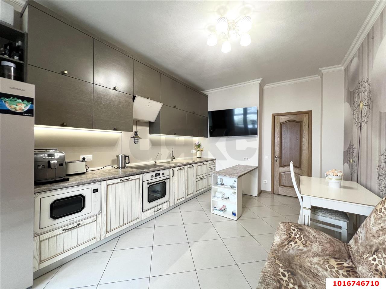 Фото №2: 2-комнатная квартира 82 м² - Краснодар, Центральный внутригородской округ, Черёмушки, мкр. жилой комплекс Черёмушки, ул. Кубанская, 45к3