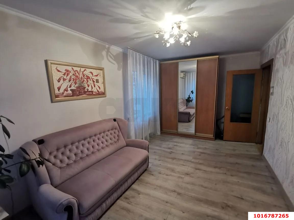 Фото №1: 3-комнатная квартира 60 м² - Краснодар, Центральный внутригородской округ, Западный внутригородской округ, Горгаз, мкр. Центральный, ул. Заводская, 7/2