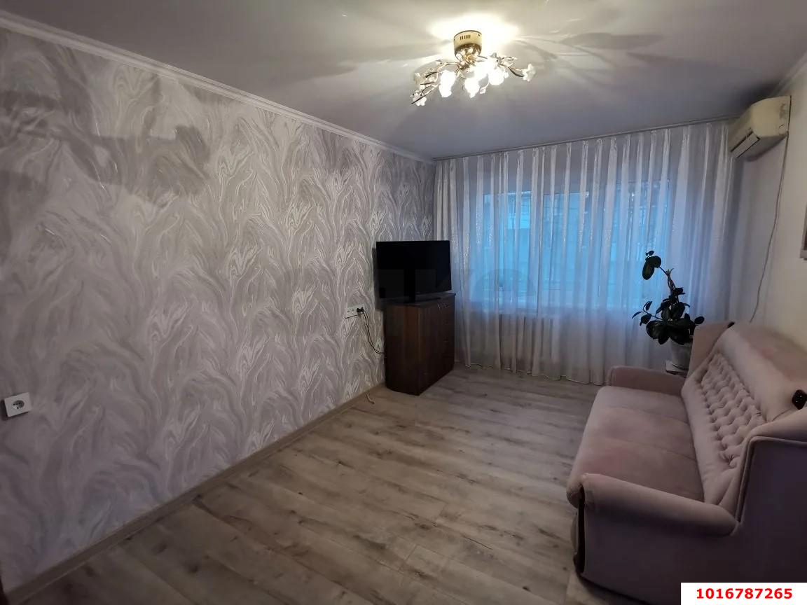 Фото №2: 3-комнатная квартира 60 м² - Краснодар, Центральный внутригородской округ, Западный внутригородской округ, Горгаз, мкр. Центральный, ул. Заводская, 7/2