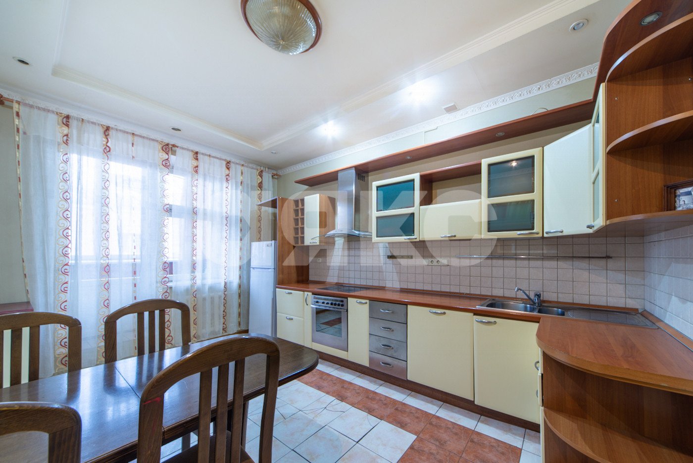Фото №5: 4-комнатная квартира <span class="whitespace-nowrap">142 м²</span>, <span class="whitespace-nowrap">3/4 эт.</span> - Москва, Центральный административный округ, р. Таганский, пер. 2-й Сыромятнический, 10