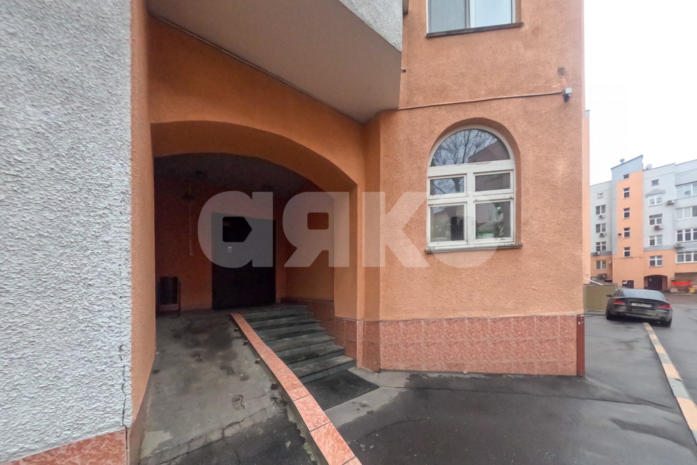 Фото №3: 4-комнатная квартира <span class="whitespace-nowrap">142 м²</span>, <span class="whitespace-nowrap">3/4 эт.</span> - Москва, Центральный административный округ, р. Таганский, пер. 2-й Сыромятнический, 10