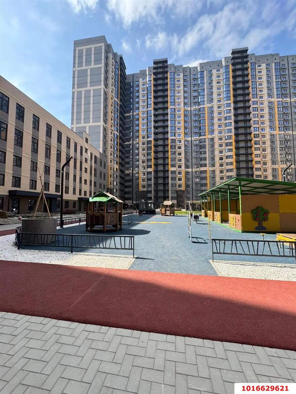 Фото №1: 1-комнатная квартира 38 м² - Краснодар, ЖК Урал, Карасунский внутригородской округ, Камвольно-суконный Комбинат, мкр. жилой комплекс Ural, ул. Уральская, 87/7