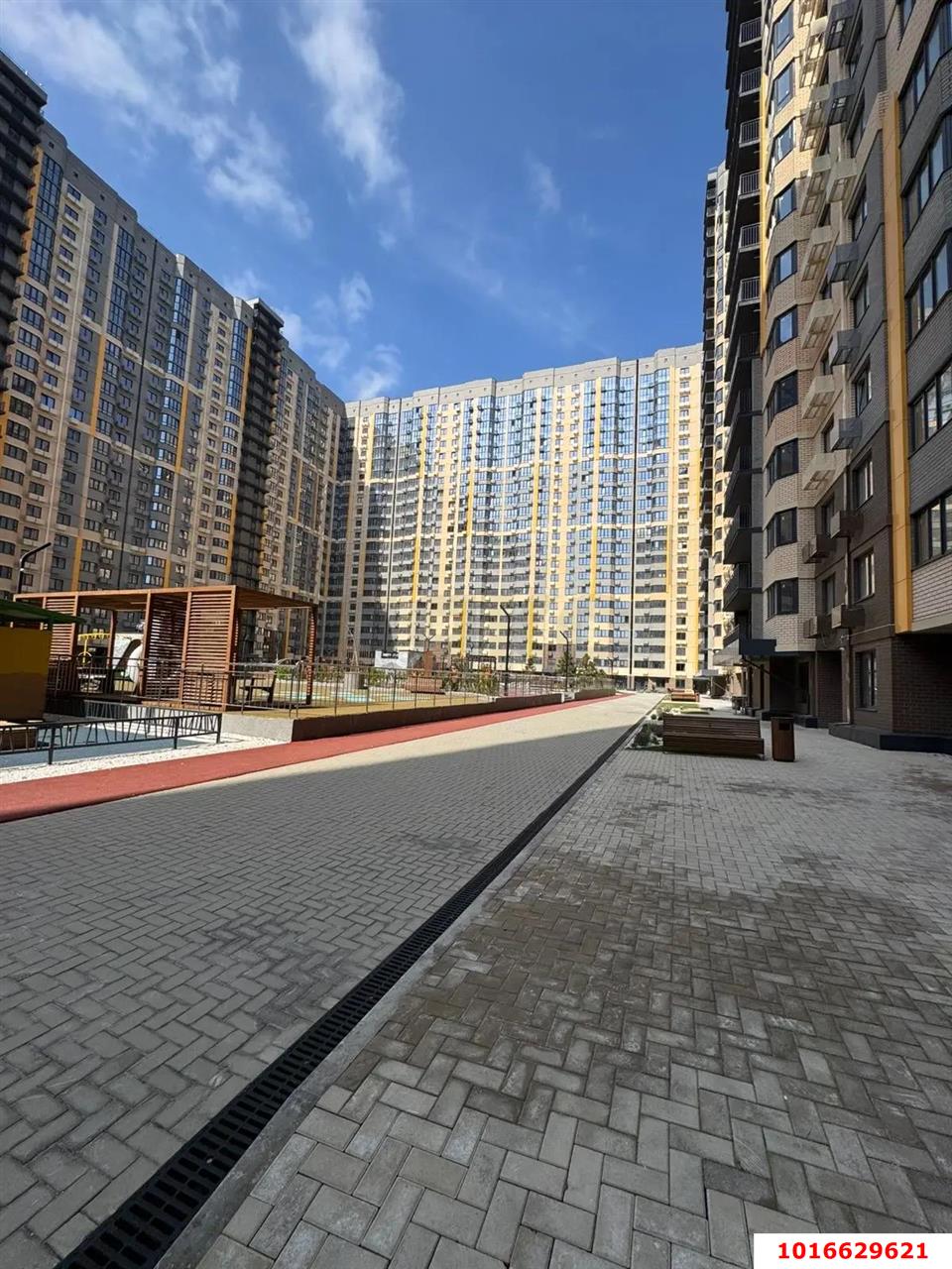 Фото №2: 1-комнатная квартира 38 м² - Краснодар, ЖК Урал, Карасунский внутригородской округ, Камвольно-суконный Комбинат, мкр. жилой комплекс Ural, ул. Уральская, 87/7