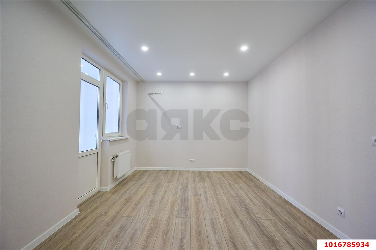 Фото №1: 2-комнатная квартира 63 м² - Краснодар, Карасунский внутригородской округ, Камвольно-суконный Комбинат, мкр. ЖК Урал, ул. Уральская, 87/7