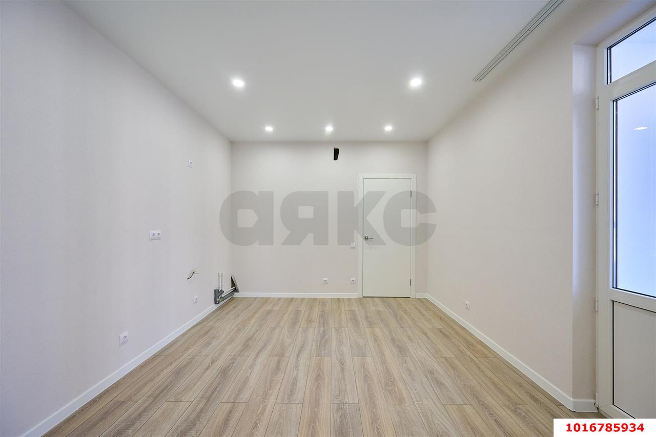 Фото №3: 2-комнатная квартира 63 м² - Краснодар, Карасунский внутригородской округ, Камвольно-суконный Комбинат, мкр. ЖК Урал, ул. Уральская, 87/7